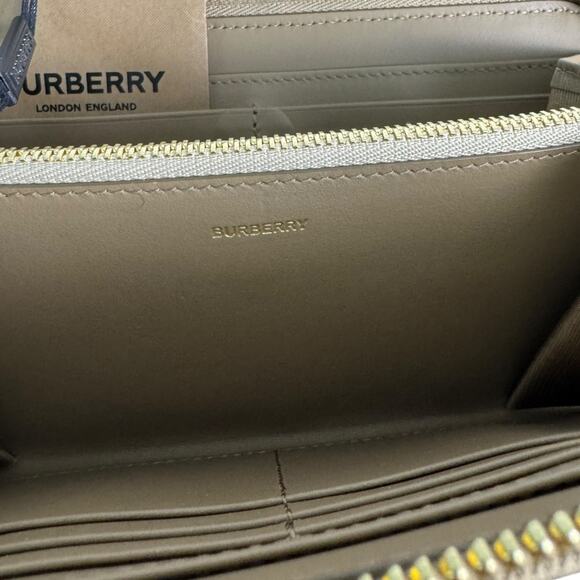 NWT Burberry Signature Plaid Canvas-Leather Long Wallet - Picture 10 of 13